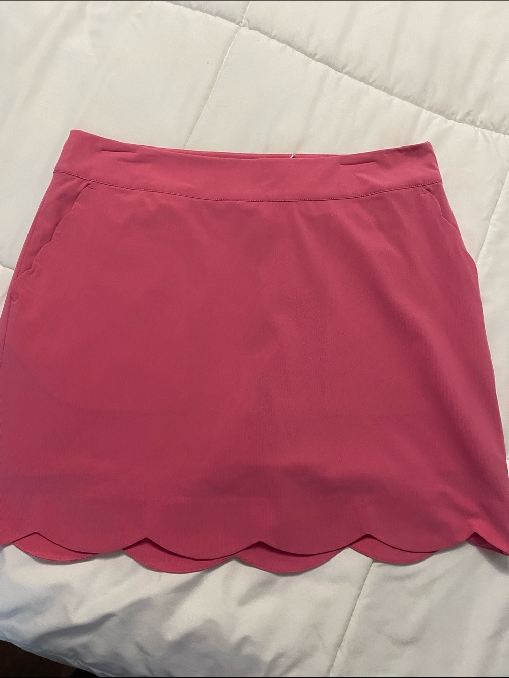Vineyard Vines Hot Pink Scallop Hem Performance Skort